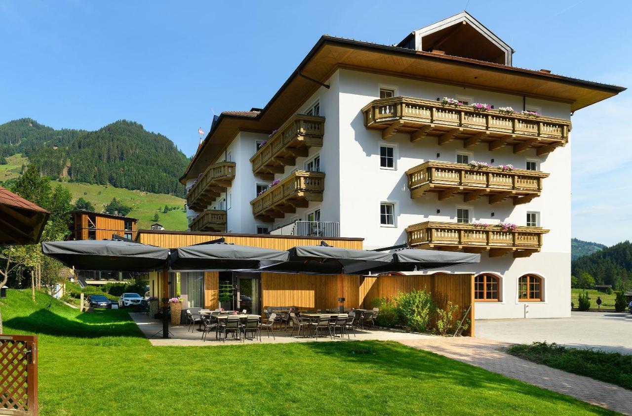 Hotel Bergzeit Grossarl Bagian luar foto